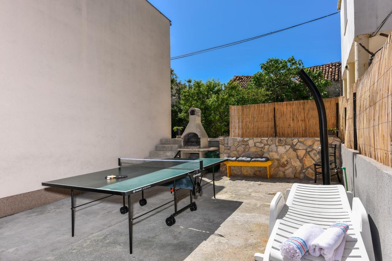 Apartment Loro With Jacuzzi Posedarje Buitenkant foto