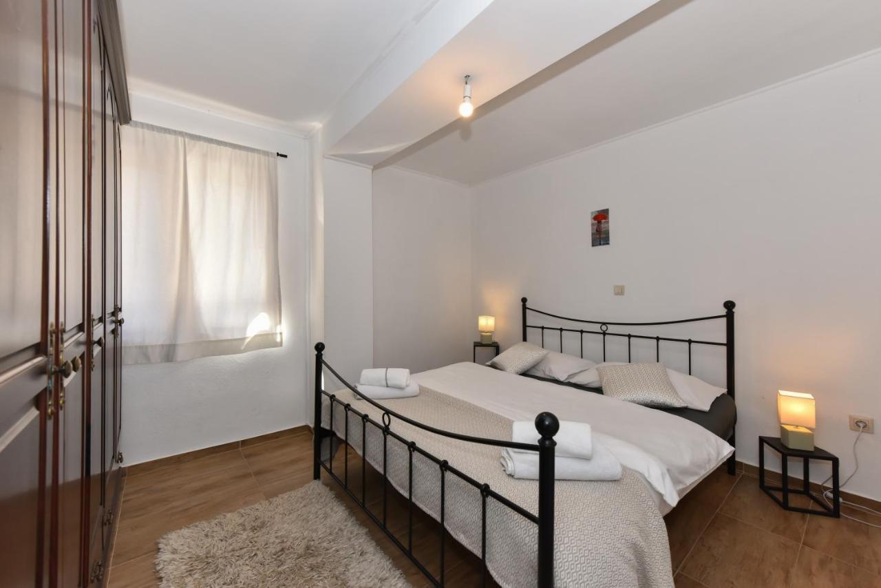 Apartment Loro With Jacuzzi Posedarje Buitenkant foto