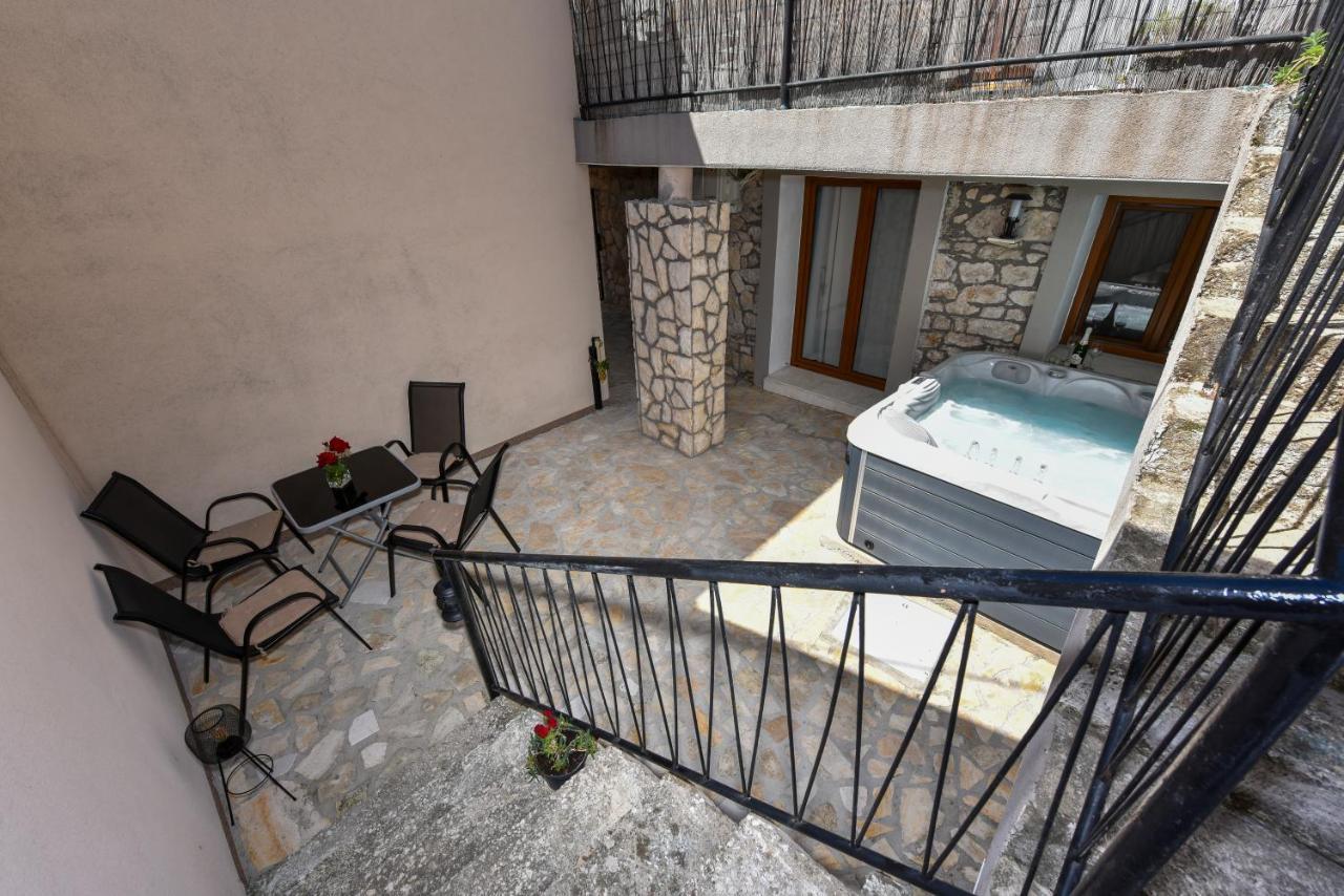 Apartment Loro With Jacuzzi Posedarje Buitenkant foto
